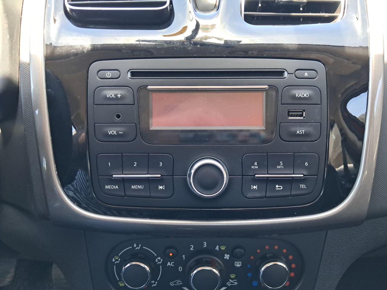 Renault Symbol New Symbol Dynamique 1.6 2015 Usado  Usado en Webautos.cl