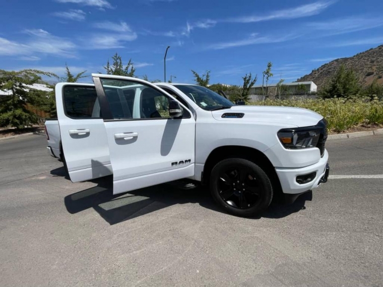 Ram 1500 Big Horn Crew Cab 4x4 3.6 Aut 2023  Usado en Automarket Chile