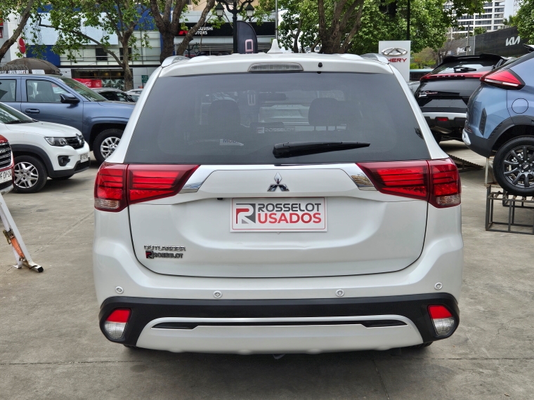 Mitsubishi Outlander Outlander Cvt 2.0 Aut 2023 Usado en Rosselot Usados