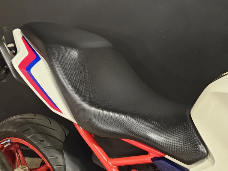Bmw G 310 r . 2023 Usado en BMW Premium Selection