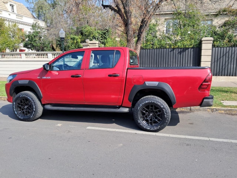 Toyota Hilux — foto 7 de 15