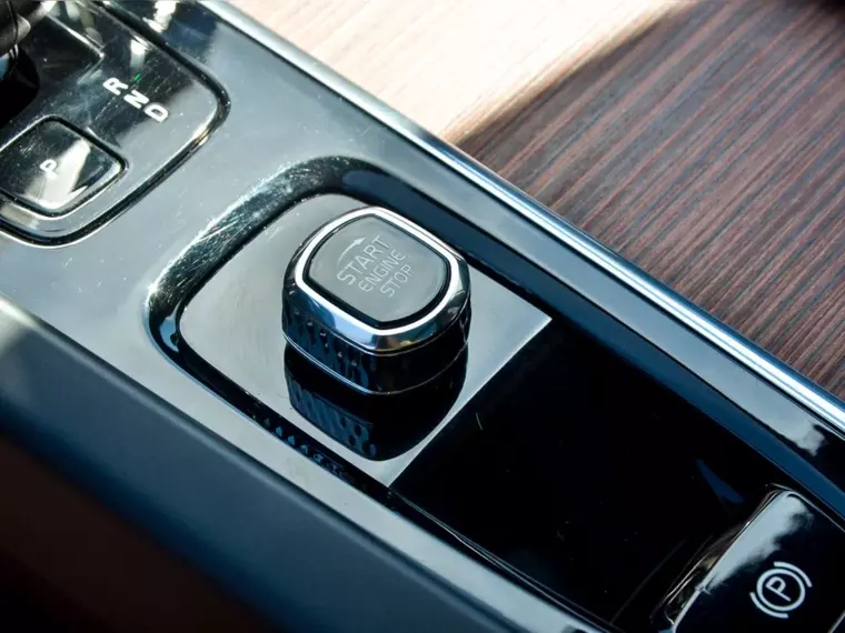 Volvo Xc60 T8 Recharge Plus Hybrid Awd At 5p 2024 Usado Usado en Webautos.cl Volvo Xc60 T8 Recharge Plus Hybrid Awd At 5p 2024 Usado Usado en Webautos.cl