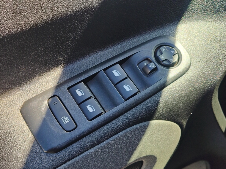 Peugeot Rifter Rifter Mca Allure Diesel 100hp Mt 2025 Usado en Rosselot Usados