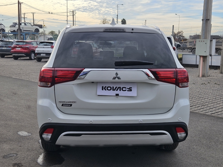 Mitsubishi Outlander Glx At 4x2 2.0 2023 Usado Usado en Kovacs Usados Mitsubishi Outlander Glx At 4x2 2.0 2023 Usado Usado en Kovacs Usados