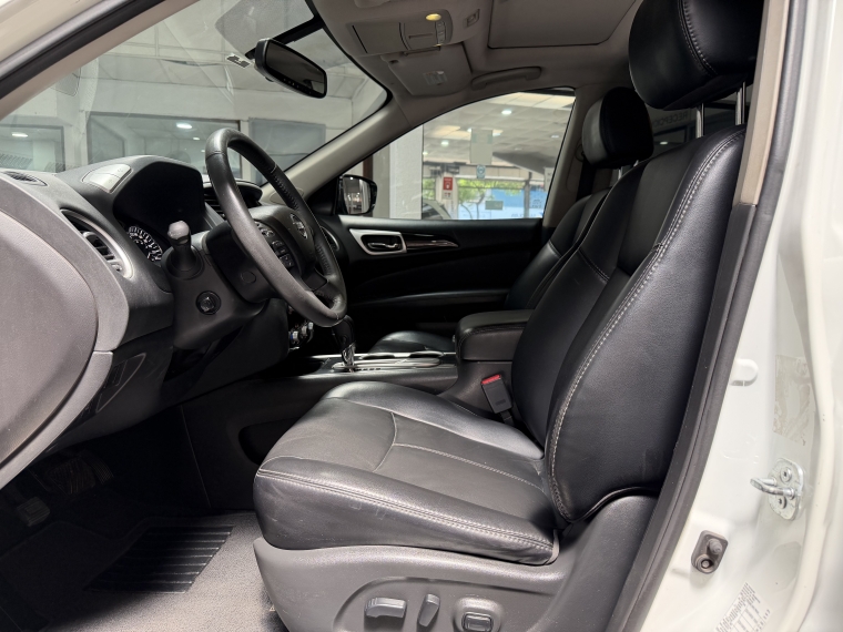 Nissan Pathfinder Advance Cvt 3.5l  2017  Usado en Grass & Arueste