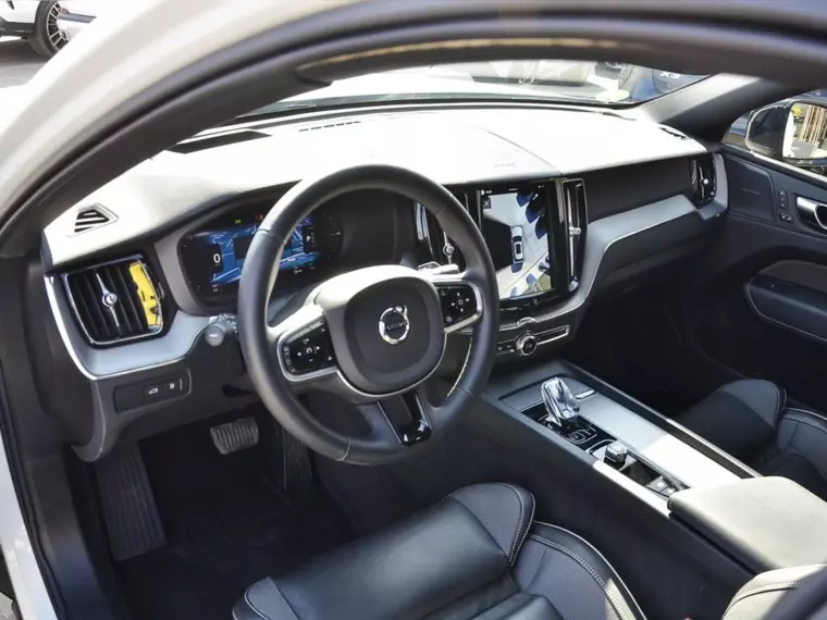 Volvo Xc60 T8 Recharge 4x4 2.0 Aut 2025 Usado Usado en BMW Premium Selection Volvo Xc60 T8 Recharge 4x4 2.0 Aut 2025 Usado Usado en BMW Premium Selection