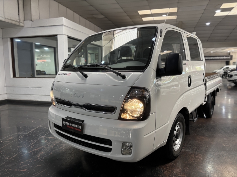 Kia D/c Lx 2.5l 6mt Av Ab 2024  Usado en Grass & Arueste