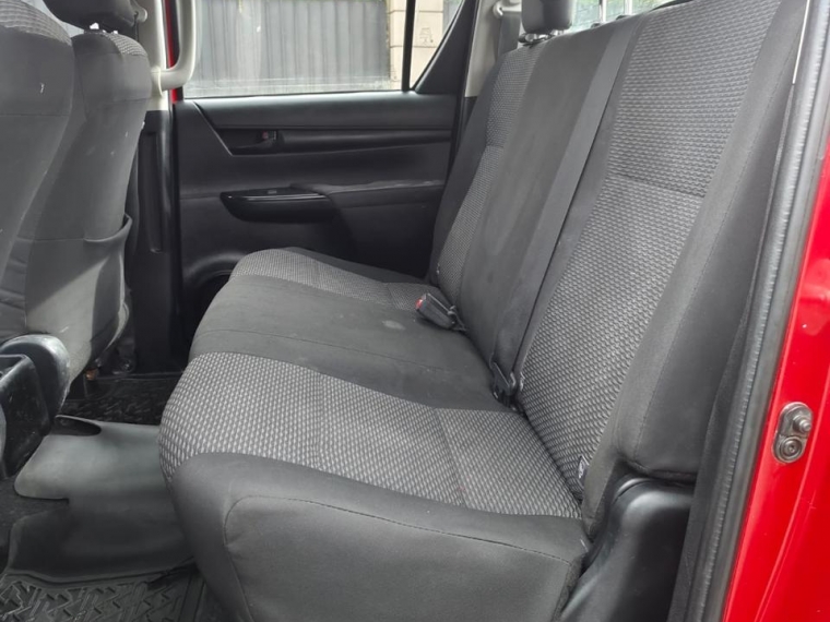 TOYOTA HILUX DX 4X4 2.4 - imagen 9