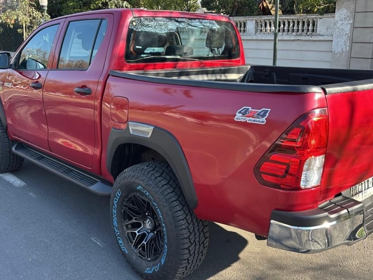 Toyota Hilux — foto 4 de 16