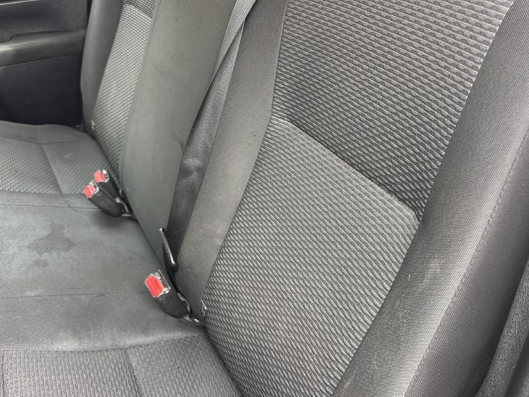 Toyota Hilux — foto 11 de 13