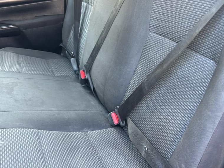Toyota Hilux — foto 11 de 16