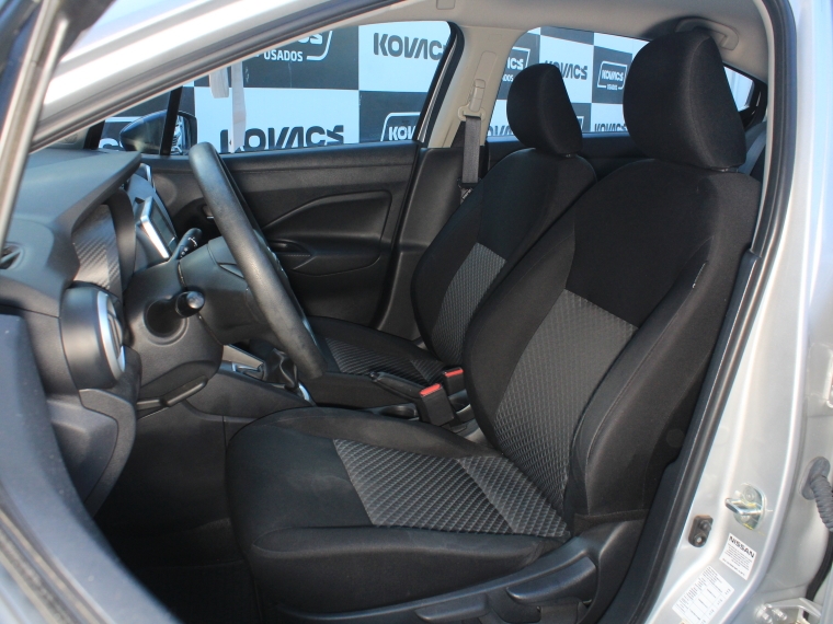 Nissan Versa 1.6 Sense 2023 Usado  Usado en Kovacs Usados