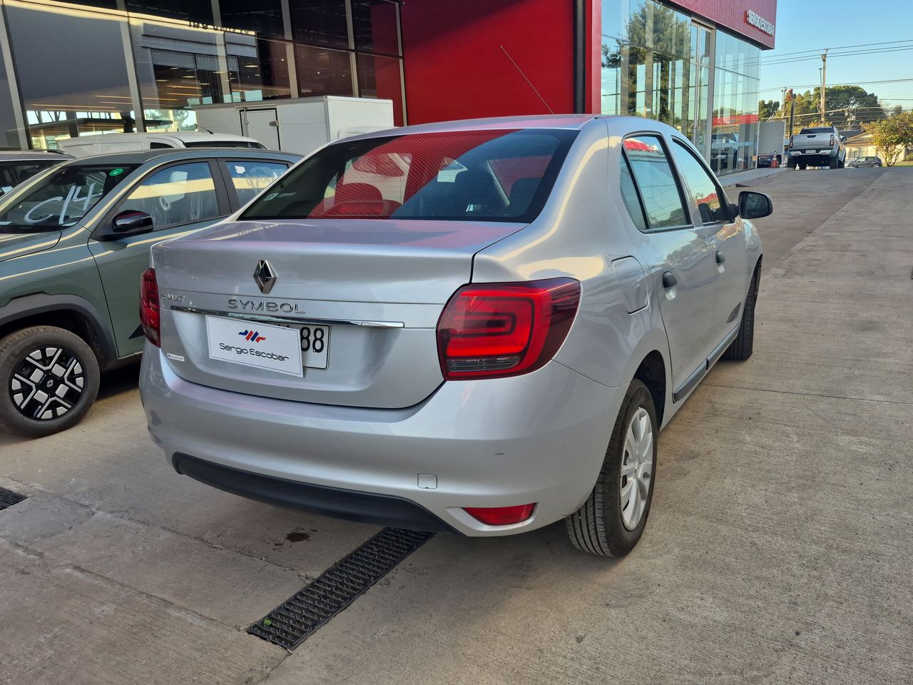 Renault Symbol Symbol Zen 1.6 2018 Usado Usado en Webautos.cl Renault Symbol Symbol Zen 1.6 2018 Usado Usado en Webautos.cl