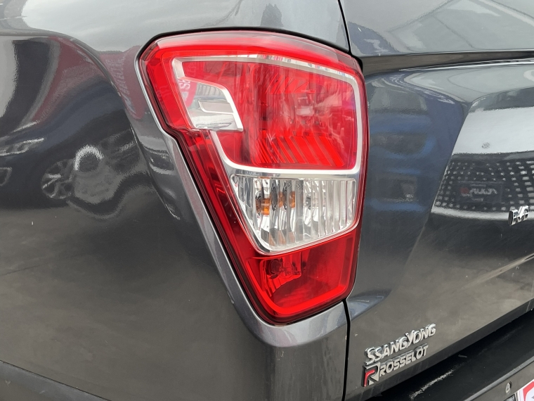 SsangYong Grand Musso — foto 15 de 24