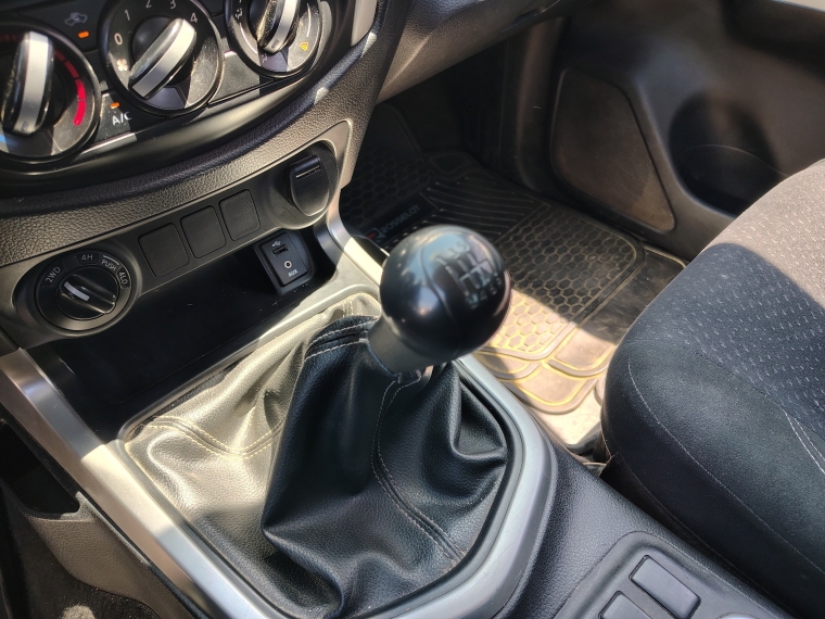 Nissan Np300 Np300 Dcab 4x4 2.3 2017 Usado en Rosselot Usados