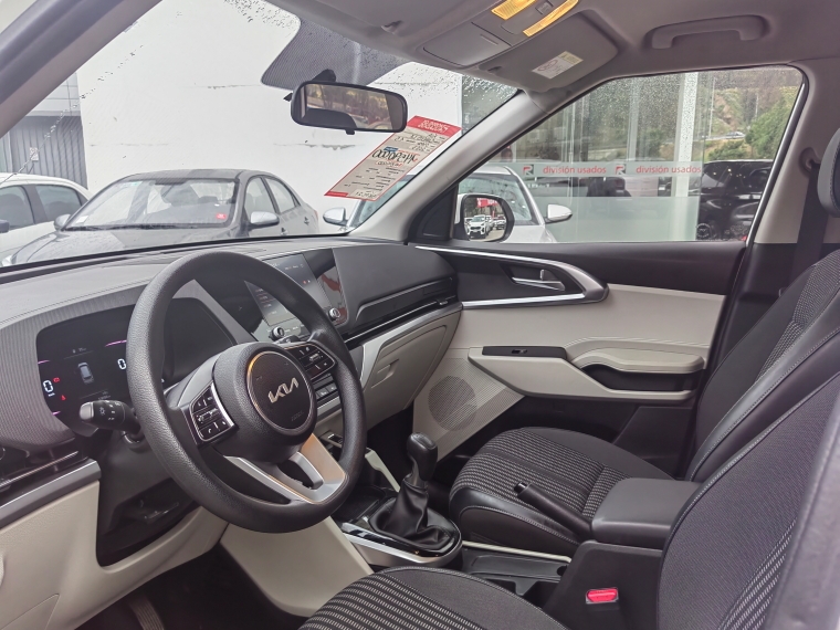 Kia Carens Carens Lx 1.5l 6mt 7p Euro 6b - 2222 2023 Usado en Rosselot Usados