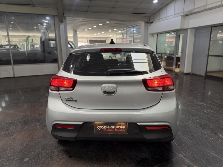 Kia Rio 5 Ex 1.4l 6mt Ci Full 2023  Usado en Grass & Arueste