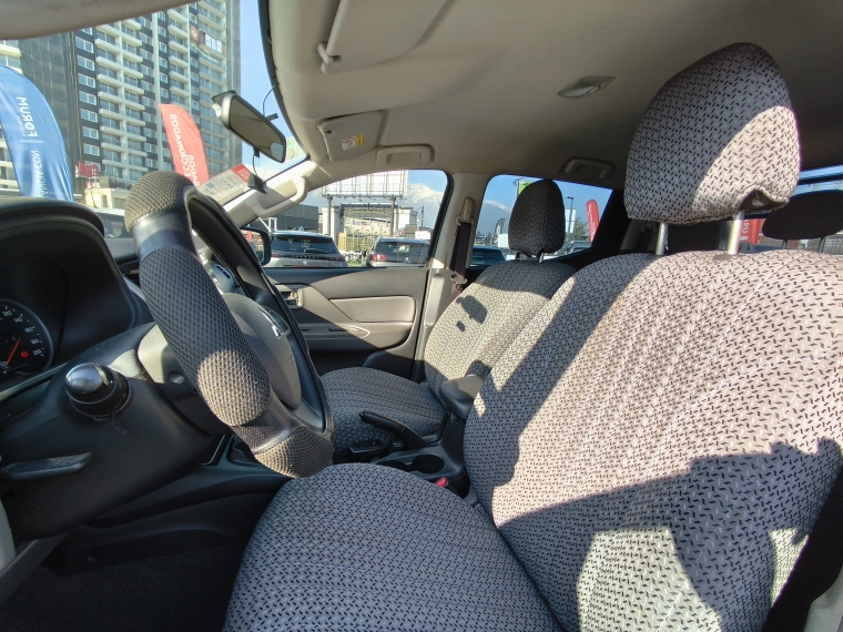 Mitsubishi L200 L200 D/c 2.4 Katana Cr 4x2 Llantas/cromado 2017 Usado en Rosselot Usados
