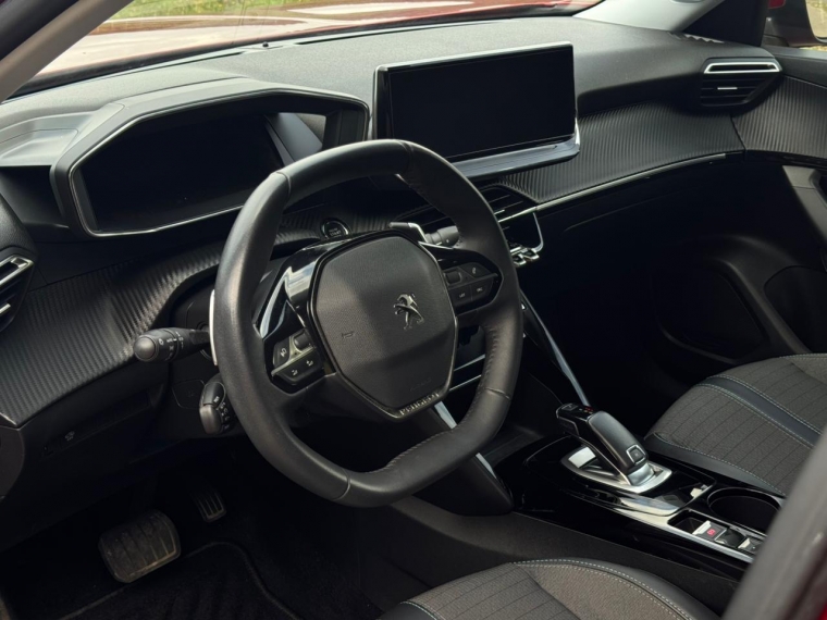 Peugeot 2008 130 Eat8 2021 Usado en G Autos Automotriz - G Autos