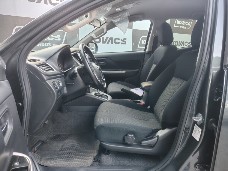 Mitsubishi L200 2.4 Td Dakar Crs Hp At  4x4  Doble Cabina 2023 Usado  Usado en Kovacs Usados