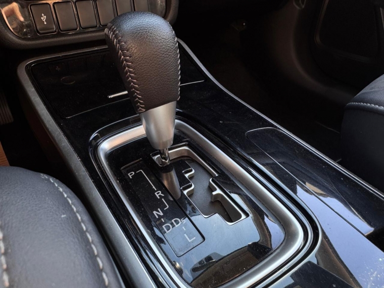 Mitsubishi Outlander 2.0 Glx At 4x2 2023 Usado  Usado en Webautos.cl