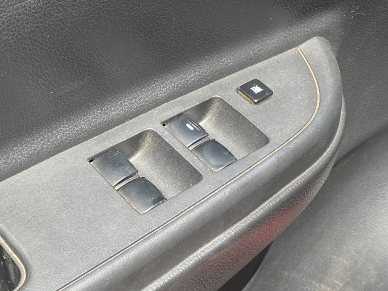 Mitsubishi L200 L200 D/c 2.4 Katana Cr 4x2 2021 Usado en Rosselot Usados