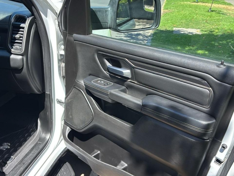 Ram 1500 Rebel Crew 4x4  5.7 2023  Usado en GT Autos