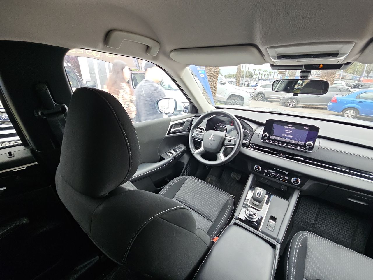 Mitsubishi Outlander Outlander Gl 2.5 Aut 2024 Usado Usado en Webautos.cl Mitsubishi Outlander Outlander Gl 2.5 Aut 2024 Usado Usado en Webautos.cl