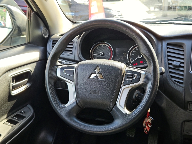 Mitsubishi L200 L200 Katana Crt 4x4 2.4 2022 Usado en Rosselot Usados