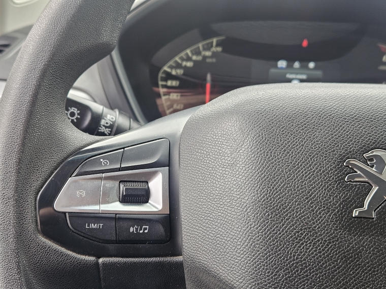 Peugeot Landtrek Landtrek Active Bluehdi 180 4x2 Euro 6b 2024 Usado en Rosselot Usados