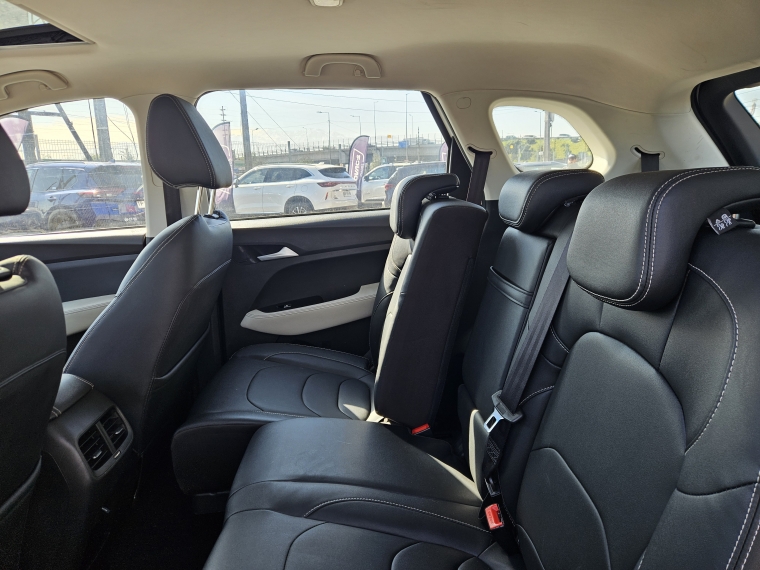 Chevrolet Captiva — foto 8 de 24