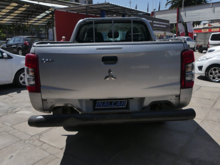 Mitsubishi L200 Work Cr 2.4 4x2 2022 Usado  Usado en Webautos.cl