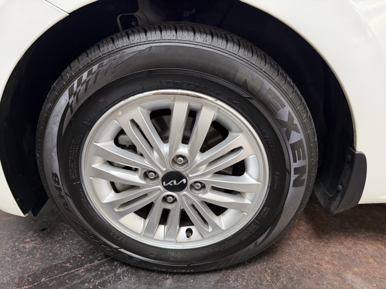Kia Soluto Lx 1.4l Ac 5mt Full 2023  Usado en Grass & Arueste