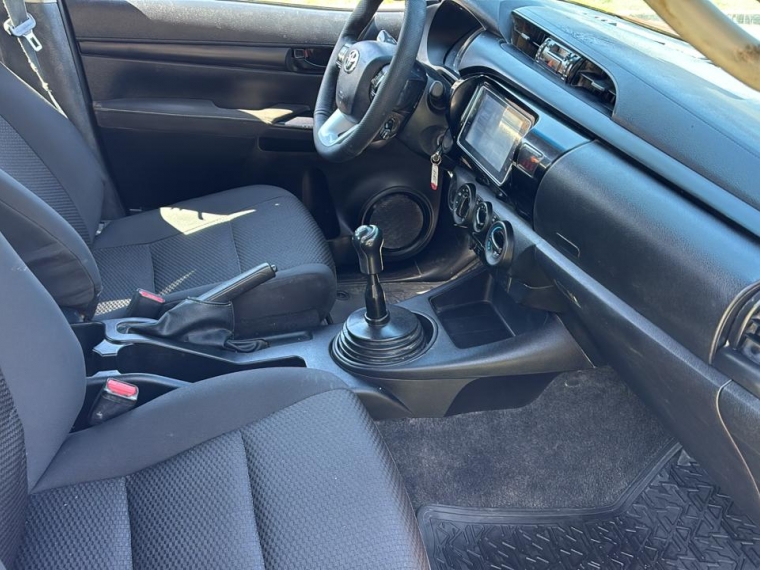 TOYOTA HILUX  Dcab DX 4x2 2.4cc - imagen 4