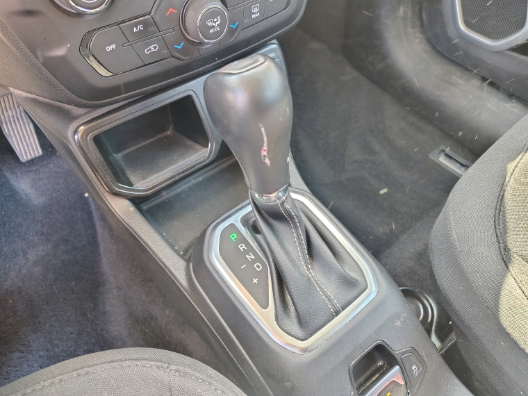 Jeep Renegade Renegade Sport Lx 1.8 Aut 2023 Usado en Rosselot Usados