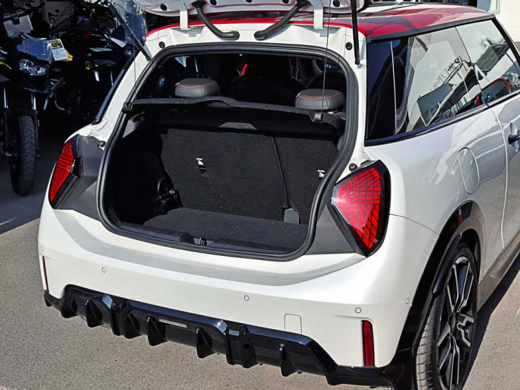 Mini Cooper S 2.0 Hb 3p Jcw Package Hea 2024 Usado  Usado en BMW Premium Selection