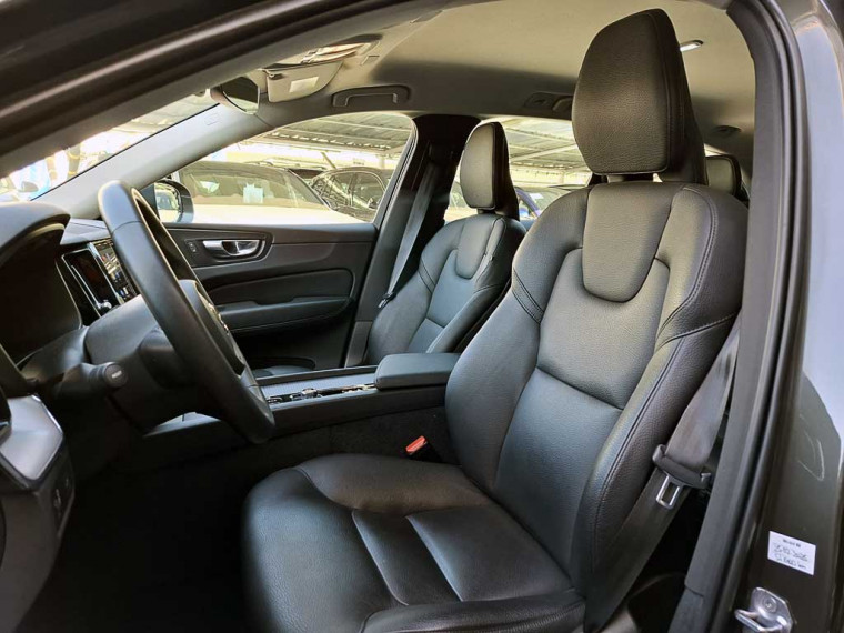 Volvo Xc60 Ii B5 Momentum 4x4 2.0 Aut 2022 Usado  Usado en BMW Premium Selection
