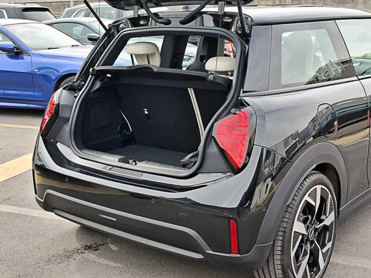 Mini Cooper C 1.5 Hb 3p Favoured Hea 2025 Usado  Usado en BMW Premium Selection Mini Cooper C 1.5 Hb 3p Favoured Hea 2025 Usado  Usado en BMW Premium Selection