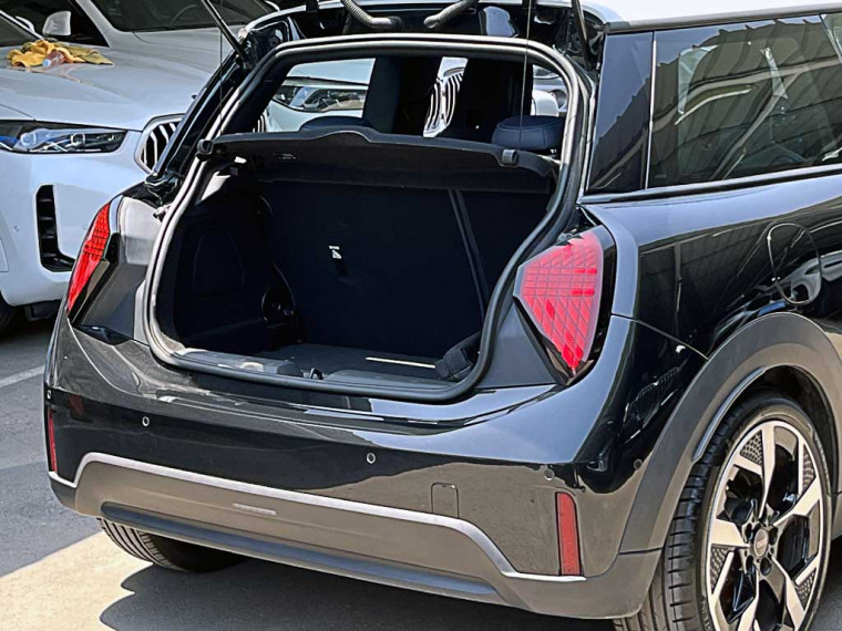 Mini Cooper C 1.5 Hb 3p Favoured 2024 Usado  Usado en BMW Premium Selection