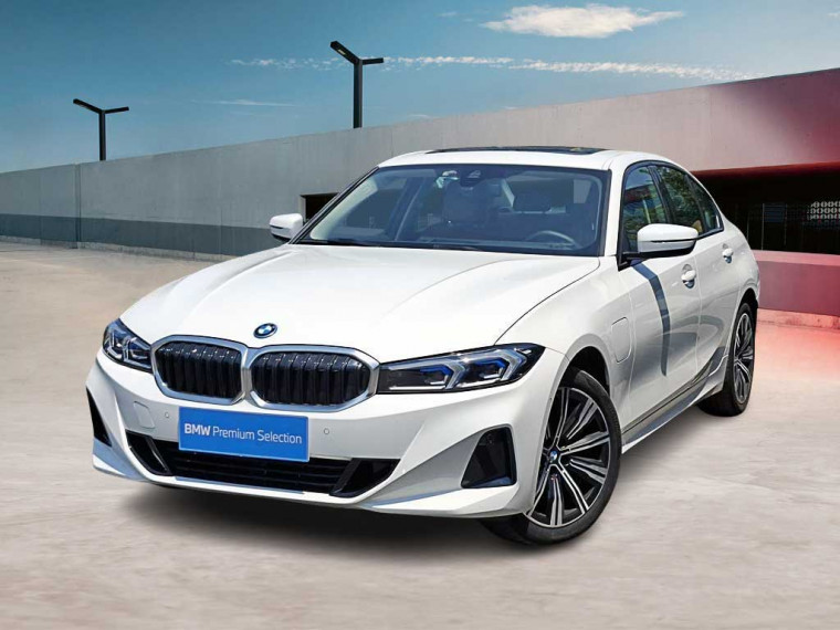 BMW 330 e Berlina Dynamic LCI II 2026