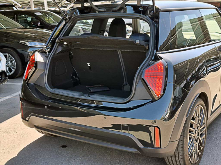 Mini Cooper S 2.0 Hb 3p Favoured 2025 Usado  Usado en BMW Premium Selection