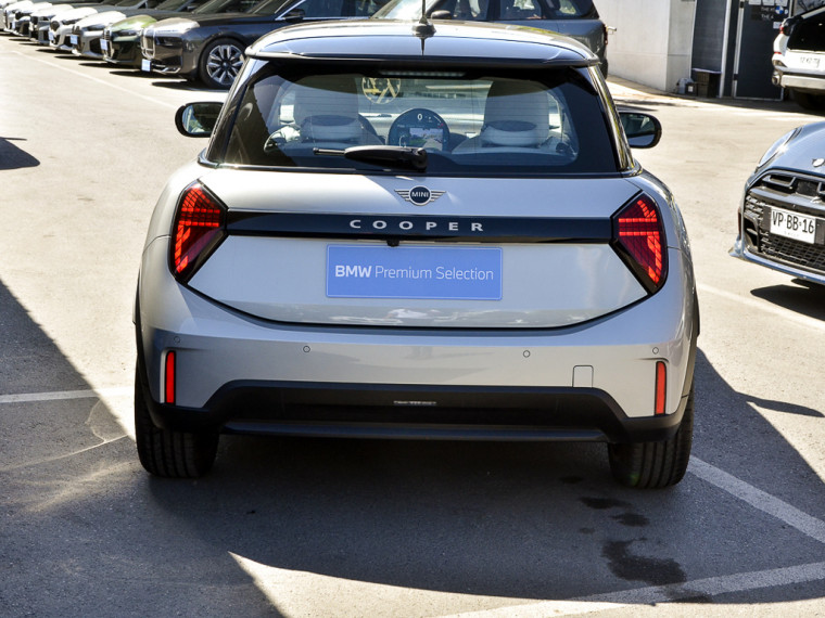 Mini Cooper C 1.5 Aut 2025 Usado Usado en BMW Premium Selection Mini Cooper C 1.5 Aut 2025 Usado Usado en BMW Premium Selection