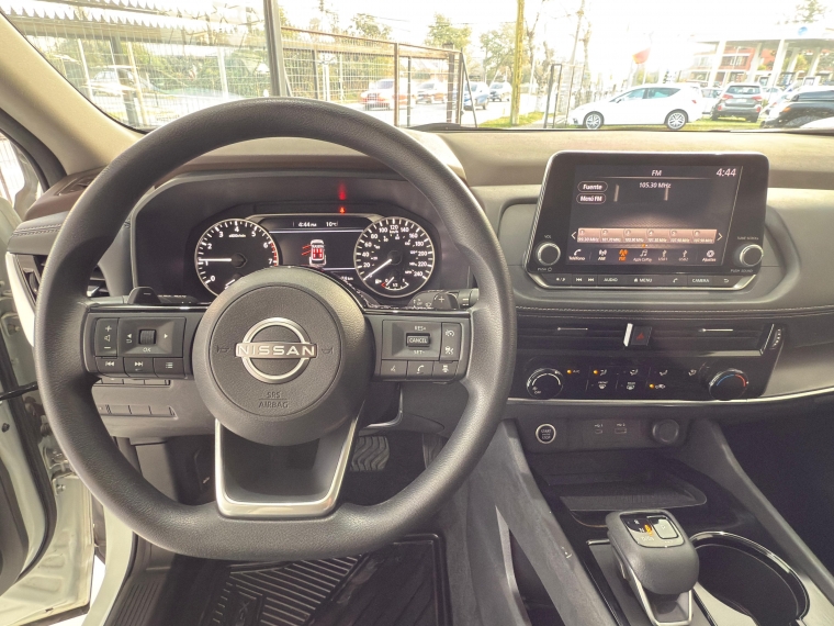 Nissan X-trail 4x2 7p Cvt 2.5 2023 Usado en Automotriz Olea Flaño