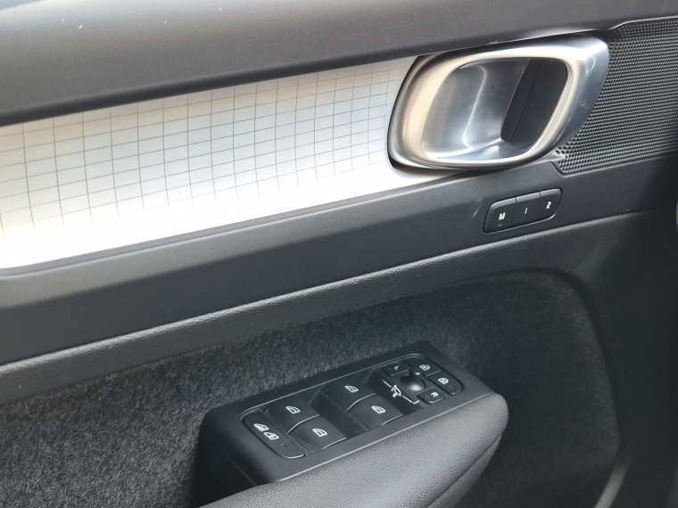 Volvo Xc40 T4 Fwd 2.0 Momentum 2022 Usado Usado en BMW Premium Selection Volvo Xc40 T4 Fwd 2.0 Momentum 2022 Usado Usado en BMW Premium Selection