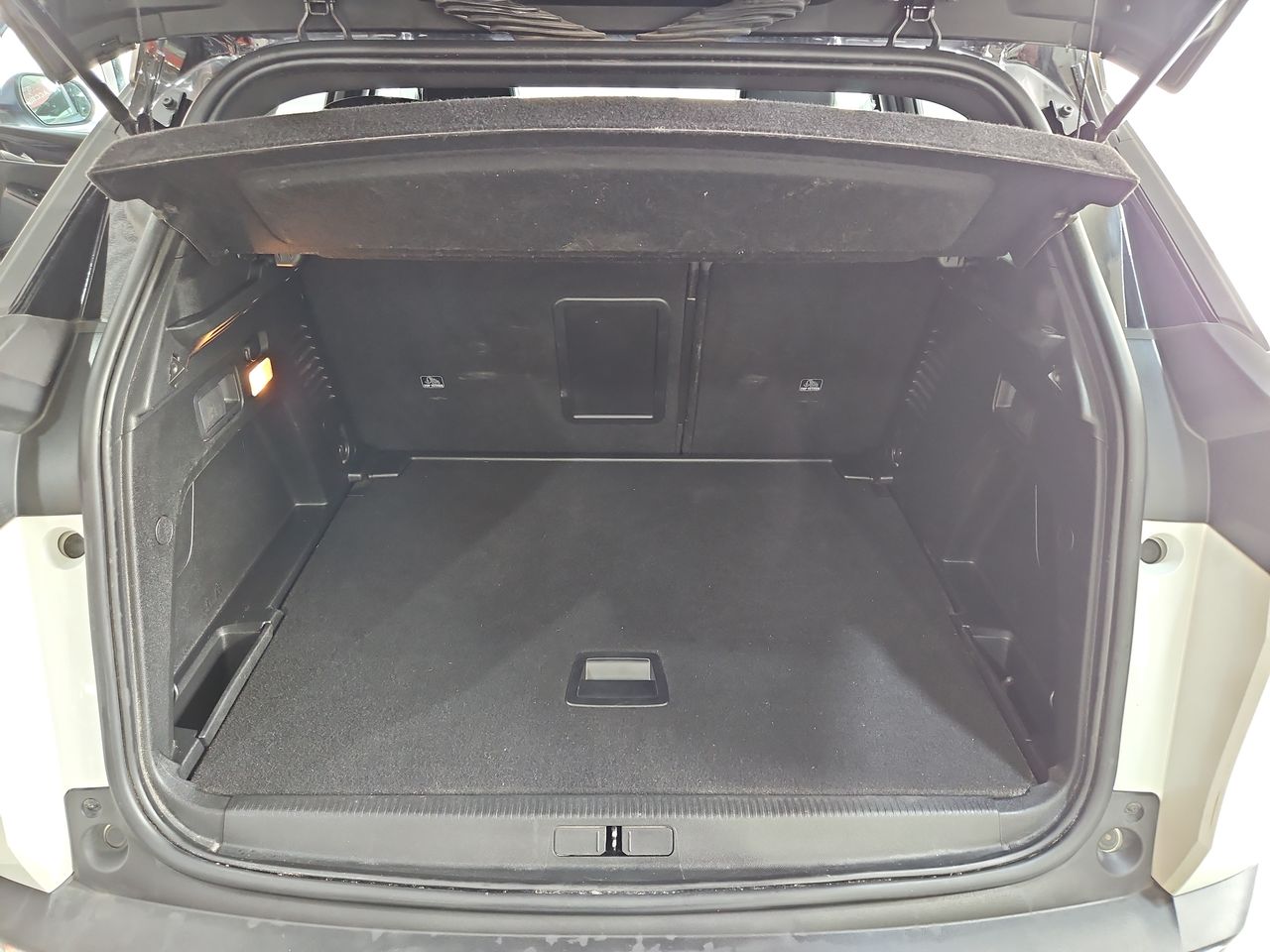 Peugeot 3008 3008 Thp 165hp 1.6 Aut 2023 Usado en Usados de Primera - Sergio Escobar