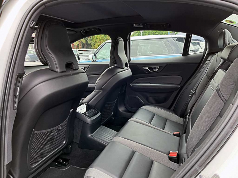 Volvo S60 S60 Ii T8 R-desing 2022 Usado  Usado en BMW Premium Selection