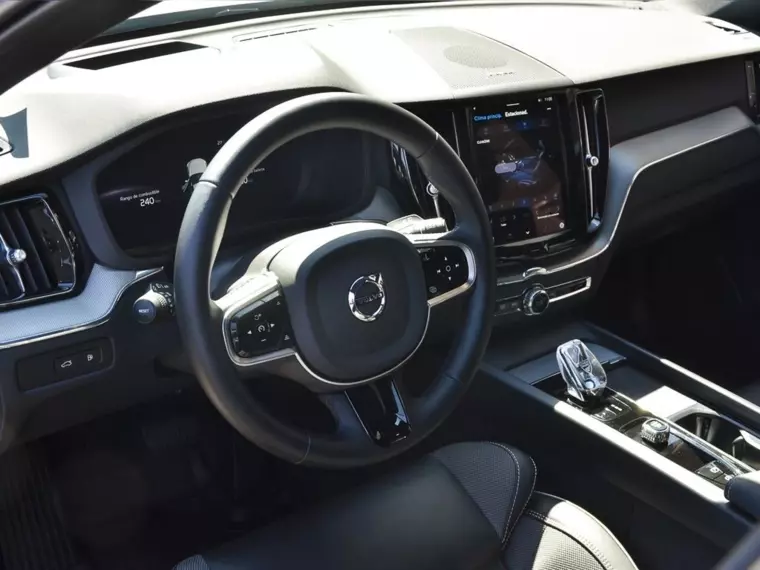 Volvo Xc60 T8 Awd Recharge Ultimate Dark 2025 Usado Usado en Webautos.cl Volvo Xc60 T8 Awd Recharge Ultimate Dark 2025 Usado Usado en Webautos.cl