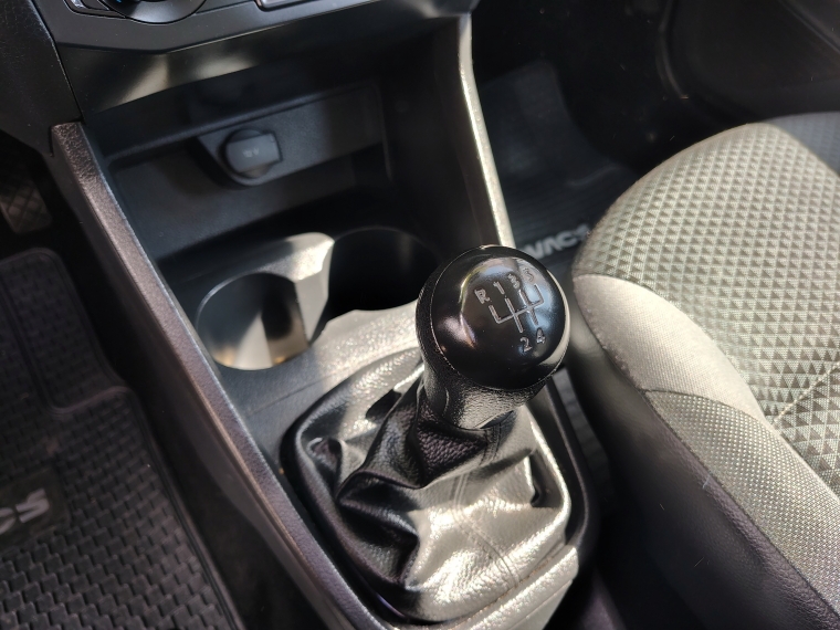 Volkswagen Voyage 1.6 Trendline Mt 2021 Usado  Usado en Webautos.cl