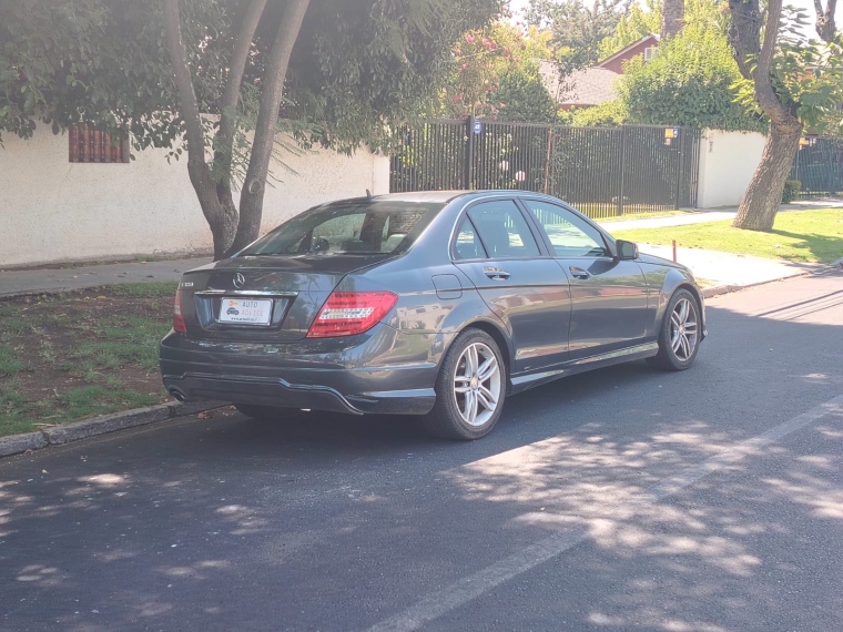 Mercedes benz C 180  1.8 C Cgi Blue Efficiency 2013 Usado en Autoadvice Autos Usados