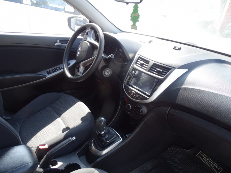 Hyundai Accent Mt 2017 Usado  Usado en Webautos.cl